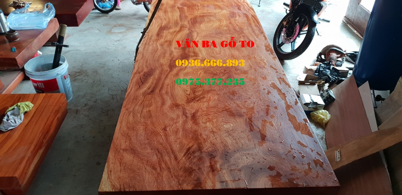Mặt bàn gỗ tại Cà Mau