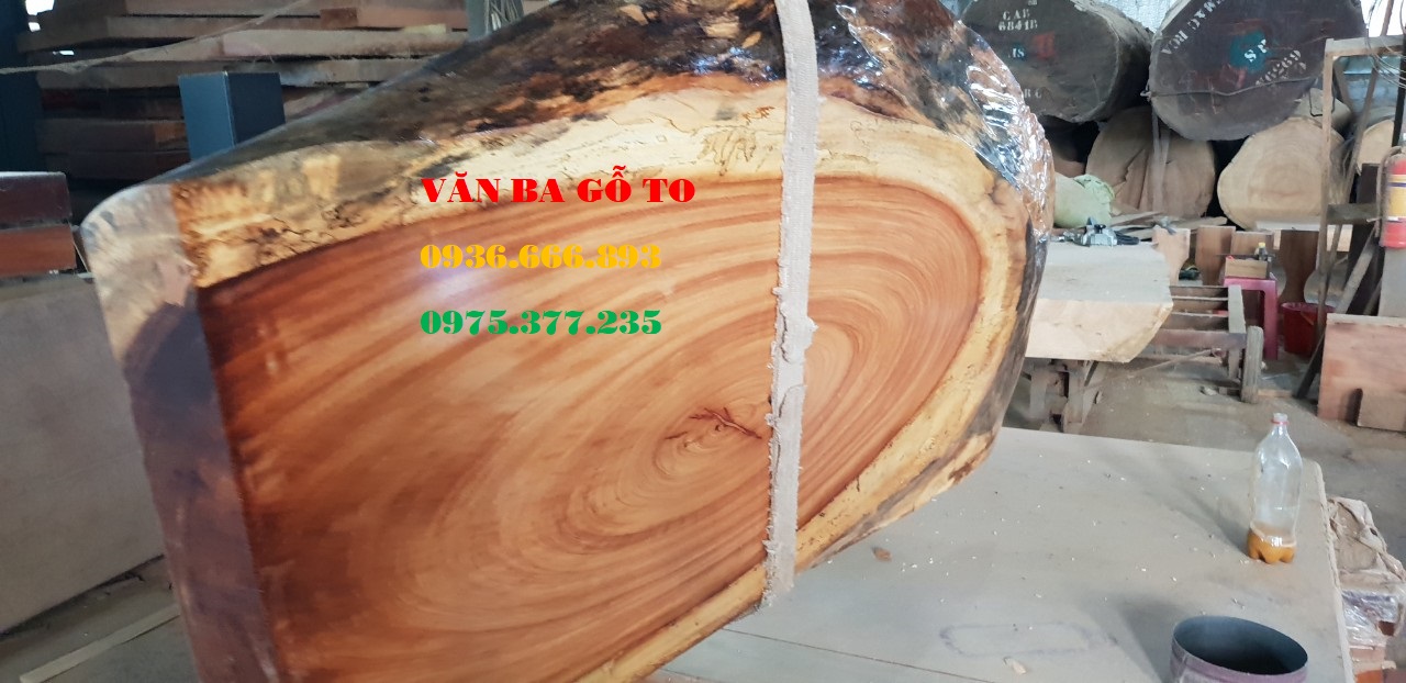 Mật bàn gỗ