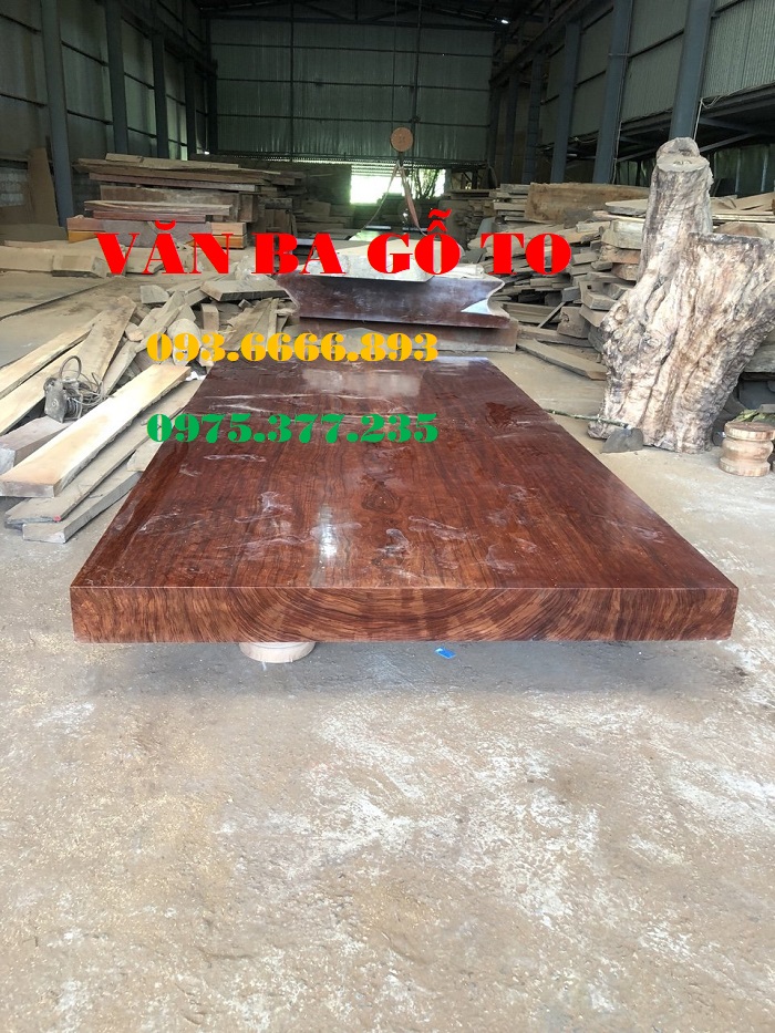 Sập gỗ nguyên khối tại Quảng Ninh